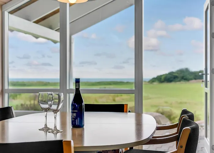 Vinkelbaek نُوابورغ